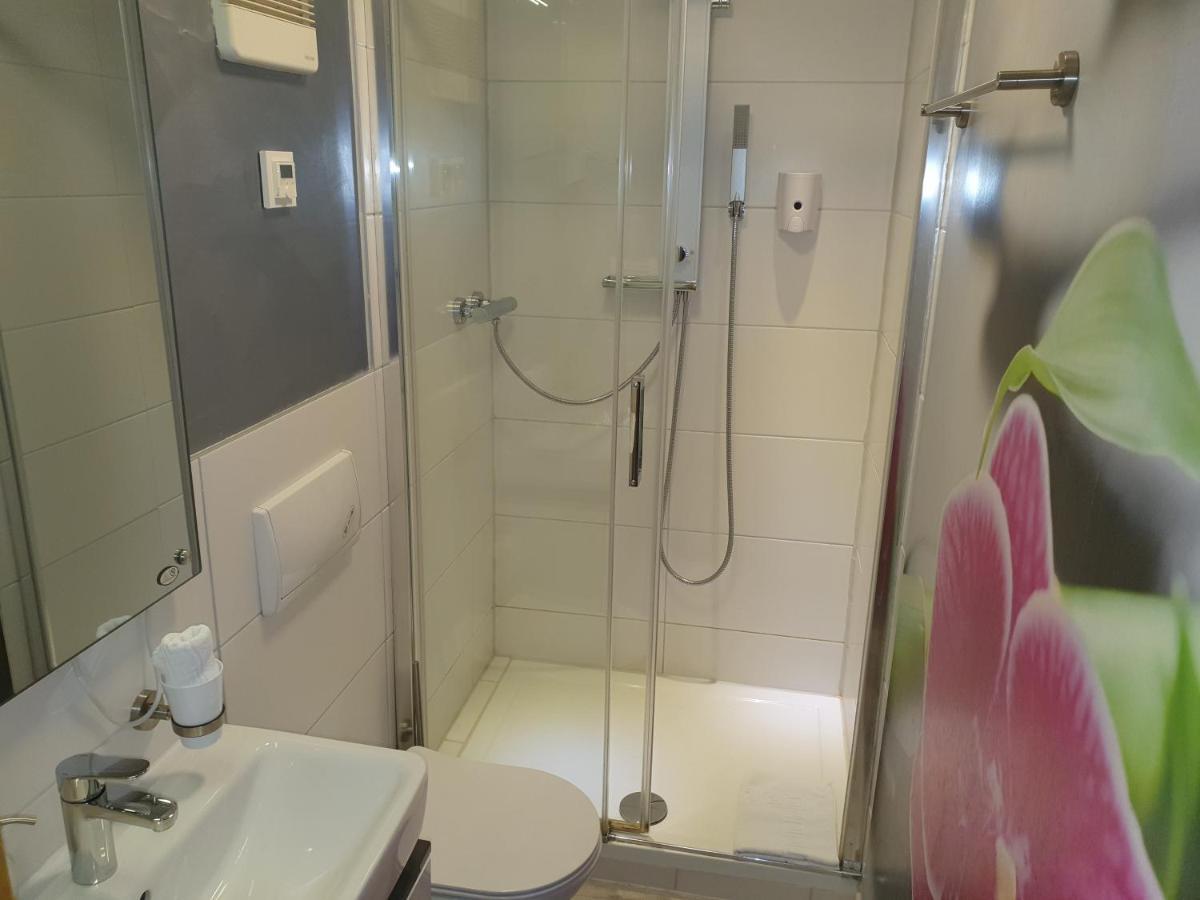 Hotel Exquisite Bobenheim am Berg エクステリア 写真
